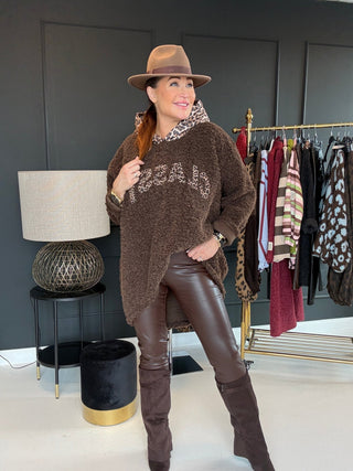 Teddy Hoodie in Braun, vorne kürzer, Print vorne, für Damen in Onesize 36-42 - Levelone GmbH & Co. KG