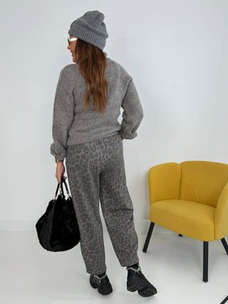 Strickjacke in Hellgrau mit RV, aufgesetzte Taschen für Damen in Einheitsgröße 36-42 - Levelone GmbH & Co. KG