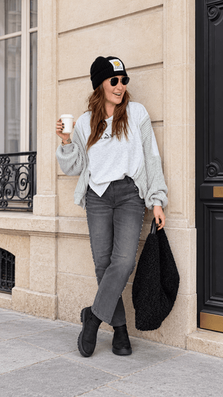 Sweater in Grau mit Print und Strickeinsatz an Ärmeln & seitlich vorne für Damen - Levelone GmbH & Co. KG