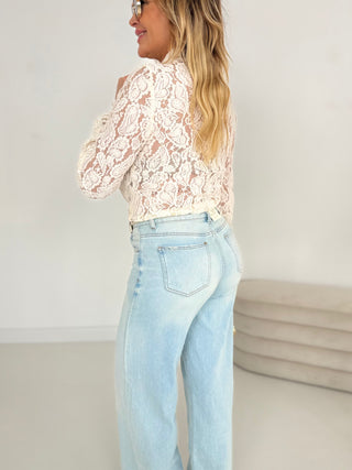 Spitzenbluse mit floralem Spitzendetail