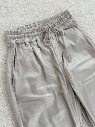 Pantalón de piel elástica 2511203-07