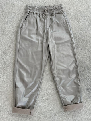 Pantalón de piel elástica 2511203-07