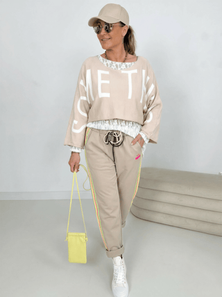 Stretchhose in Beige mit Neonfarbenen Streifen